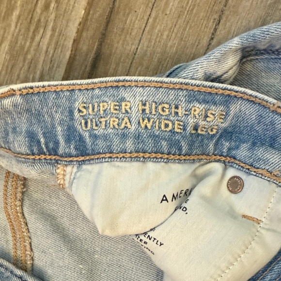 AE Super High-Rise Ultra Wide Leg Jeans - Picture 4 of 11